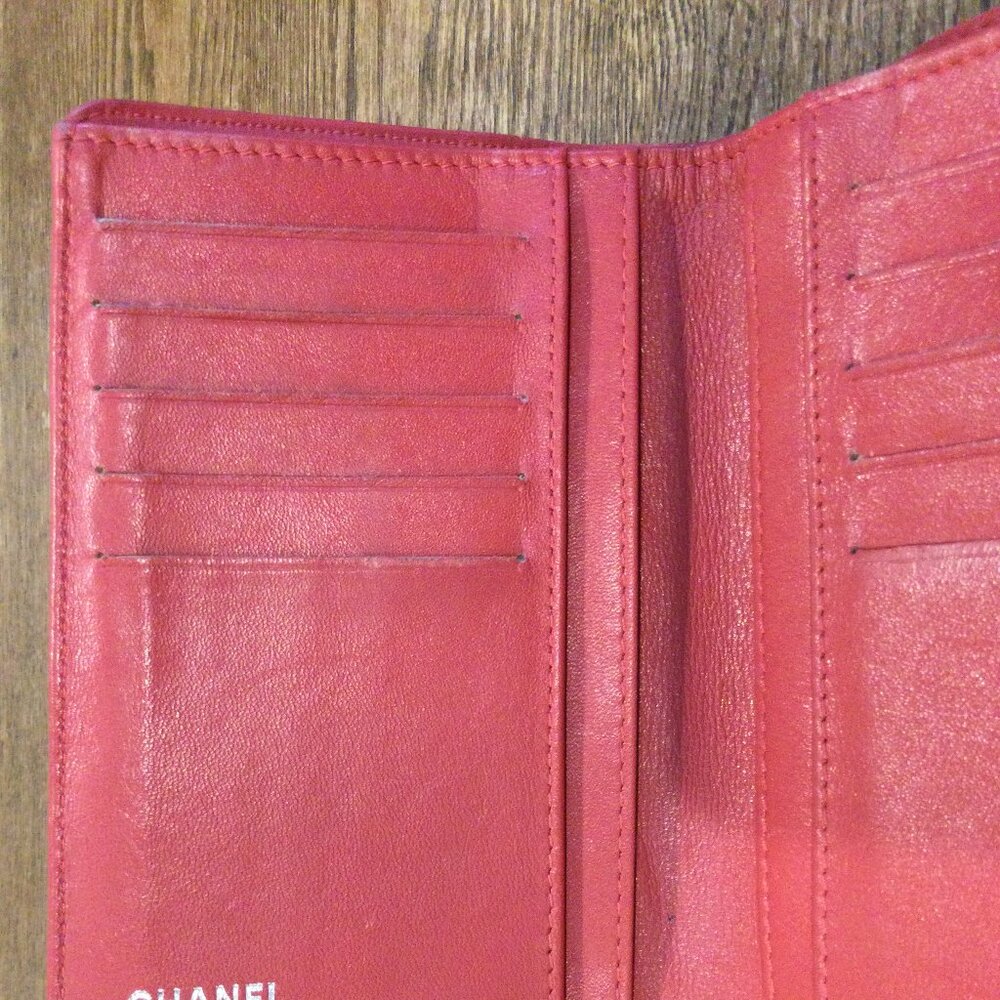 Chanel Patent Quilted Zip Pocket Wallet Coral - Picture 9 of 14